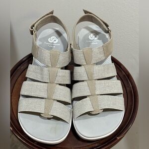 Cloudsteppers Aria Shaylie by Clark's platform sandals womens 9 soft comfort EUC